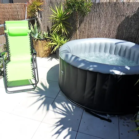 Belle Maison De 121 M2 A 2 Mn De La Avec Jacuzzi